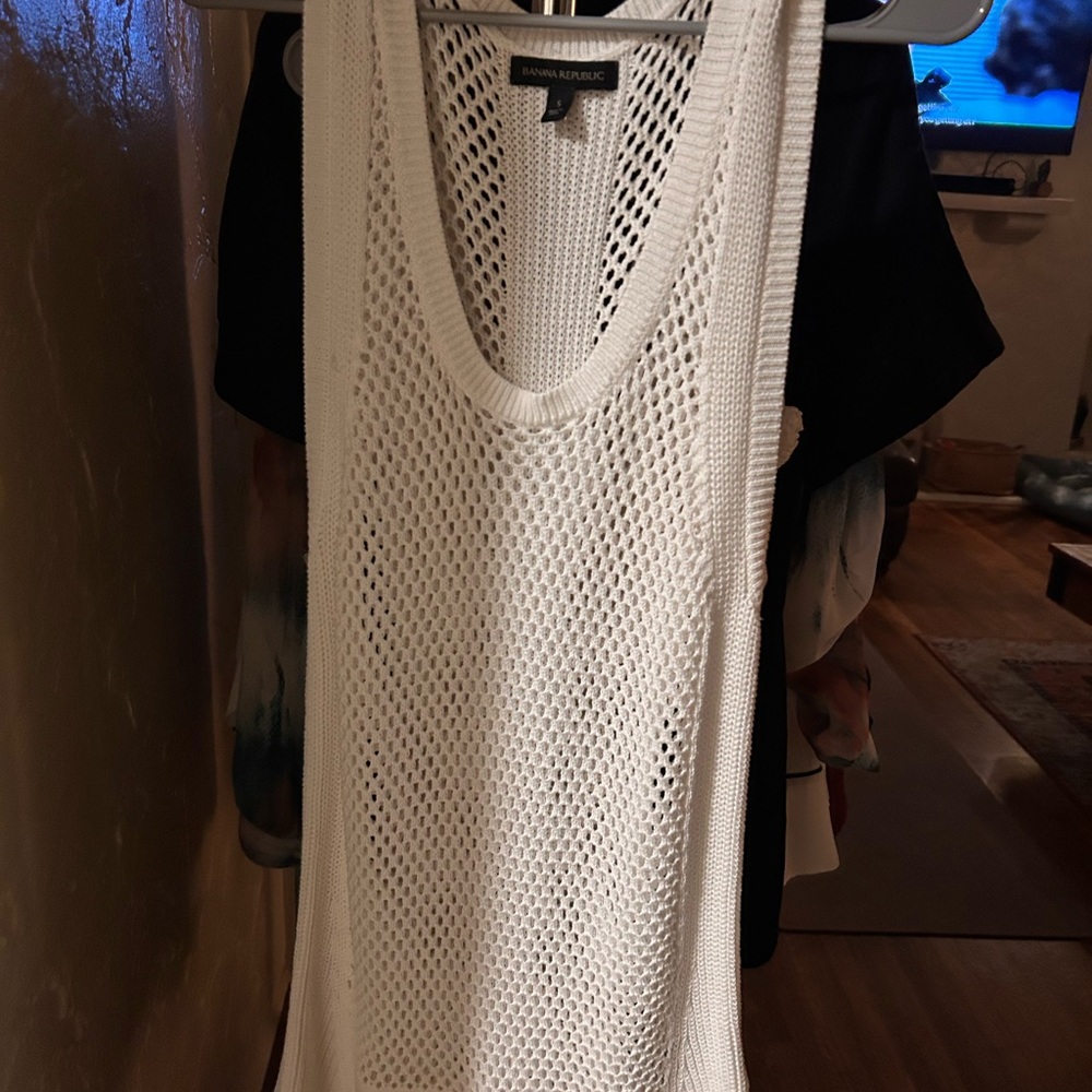 Banana Republic White Knit Sleeveless Top